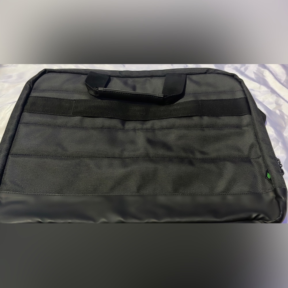 Pro Briefcase 15 - Picture 2 of 15